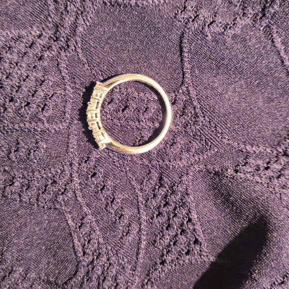 Lovely 14K white gold, 1/3 TW, 12 diamonds GHI I1  Size 7 Ring, Fine Jewelry - Picture 4 of 8